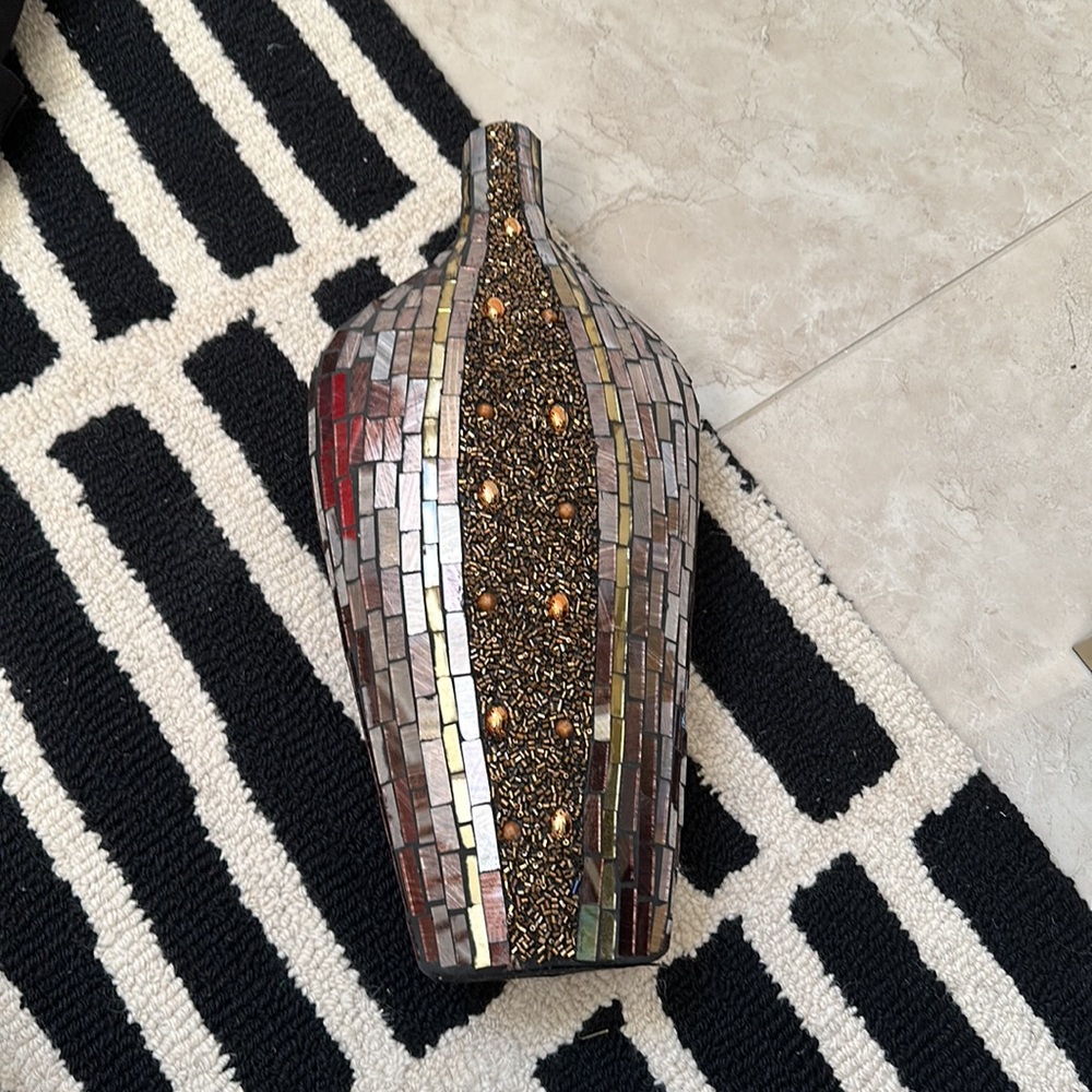 Beautiful Vase - Picture 2 of 4